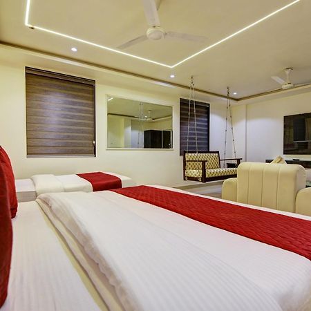 Hotel Krishna - By Rcg Hotels, Centrally Located, Nueva Delhi Exterior foto