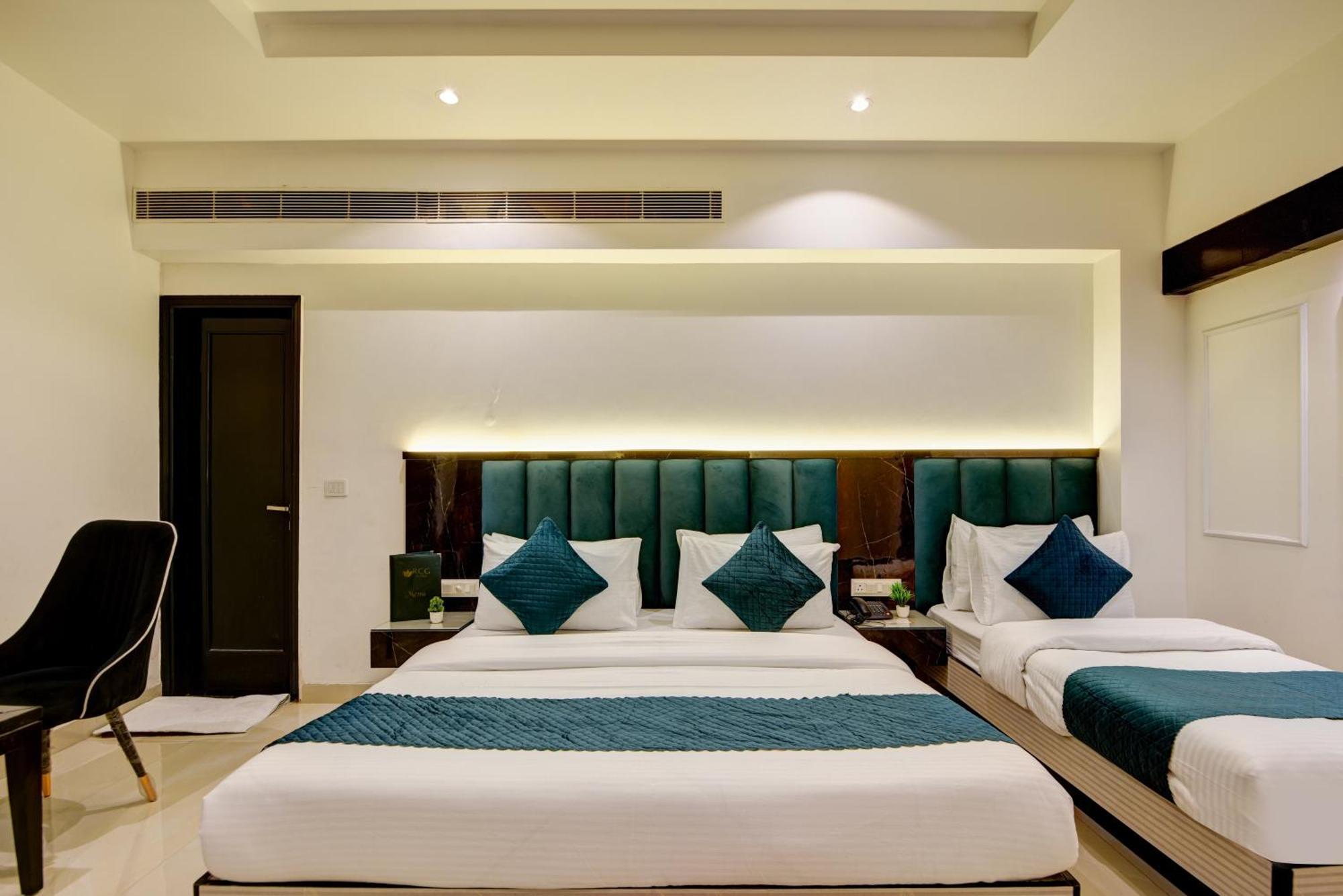 Hotel Krishna - By Rcg Hotels, Centrally Located, Nueva Delhi Exterior foto