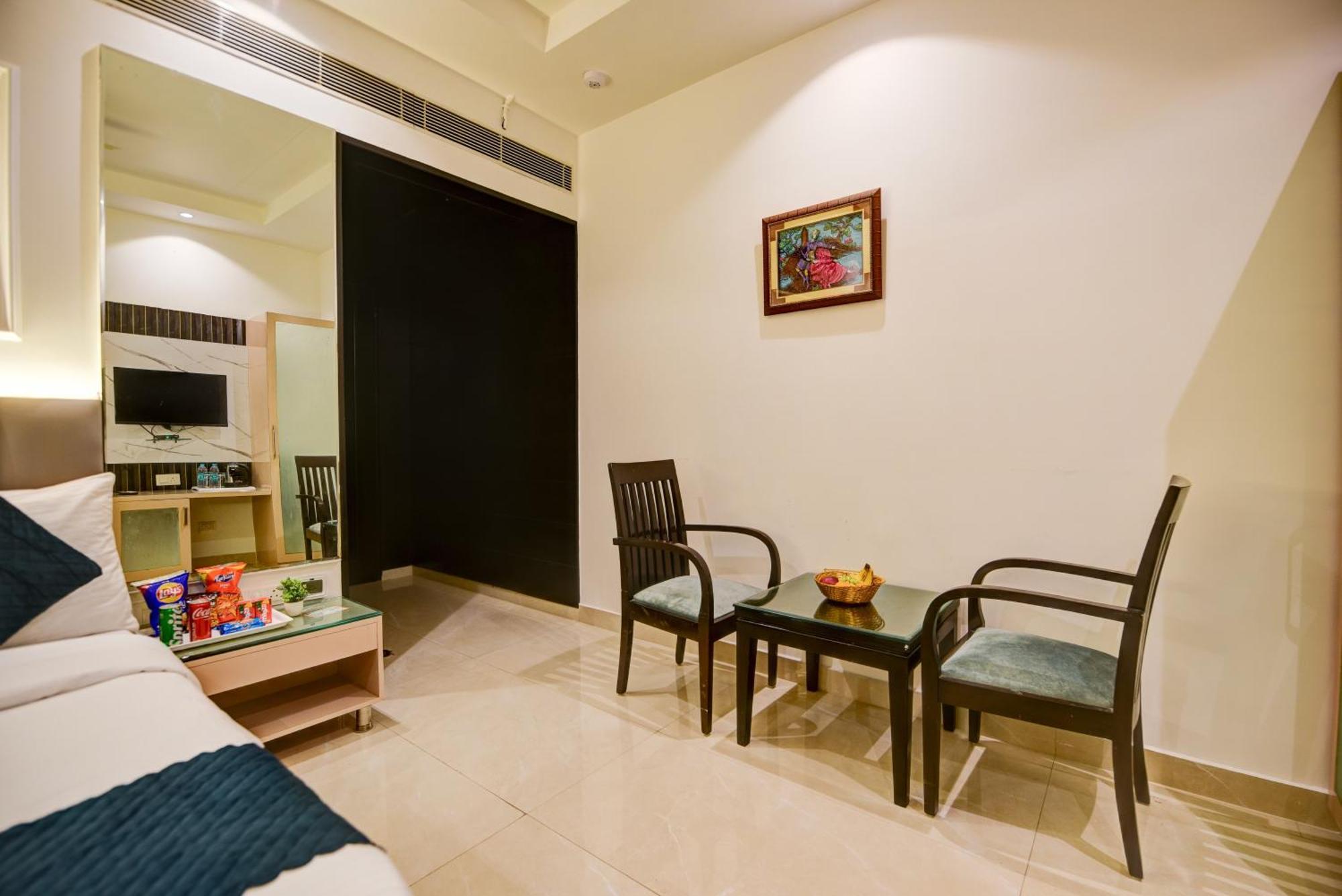 Hotel Krishna - By Rcg Hotels, Centrally Located, Nueva Delhi Exterior foto