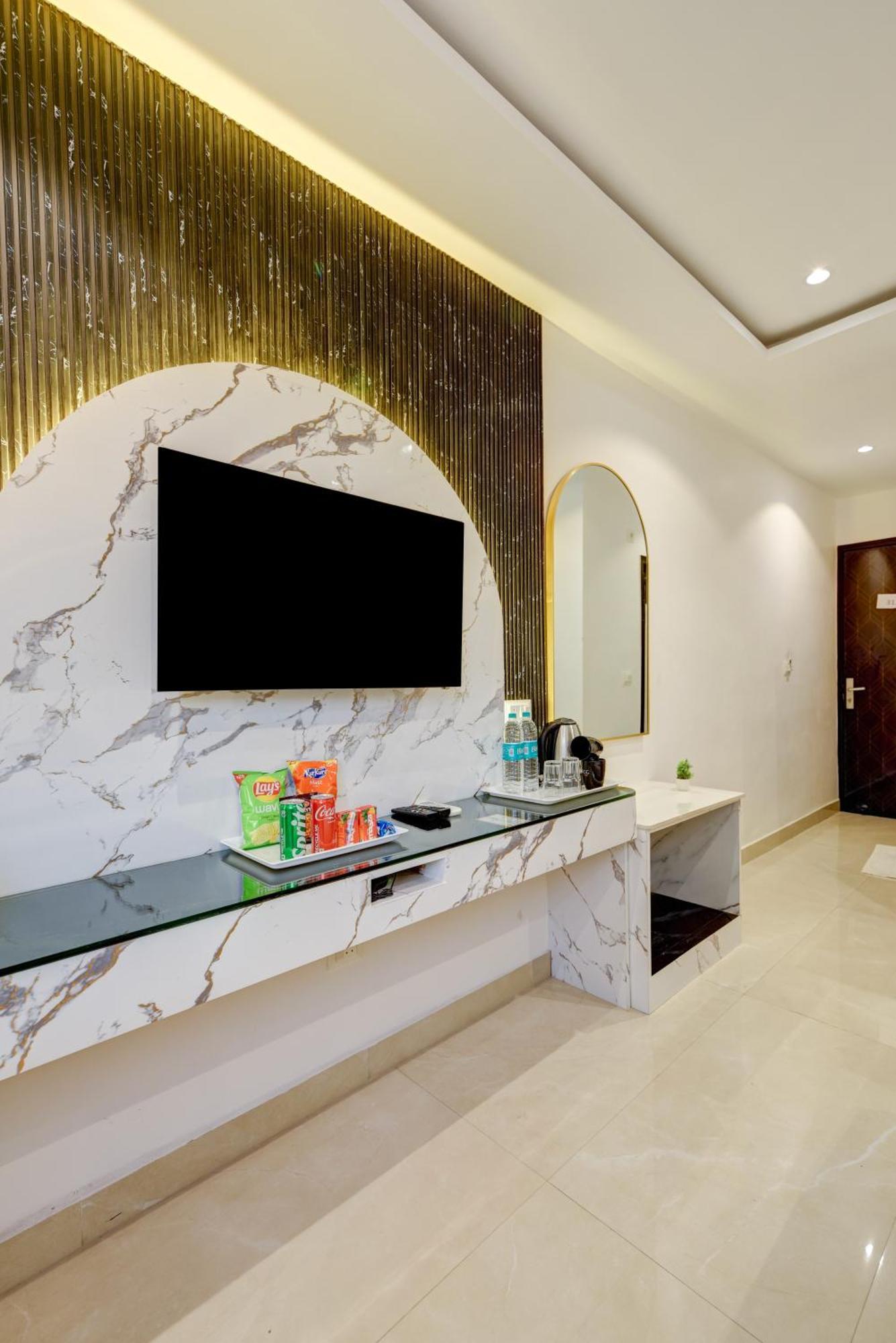 Hotel Krishna - By Rcg Hotels, Centrally Located, Nueva Delhi Exterior foto