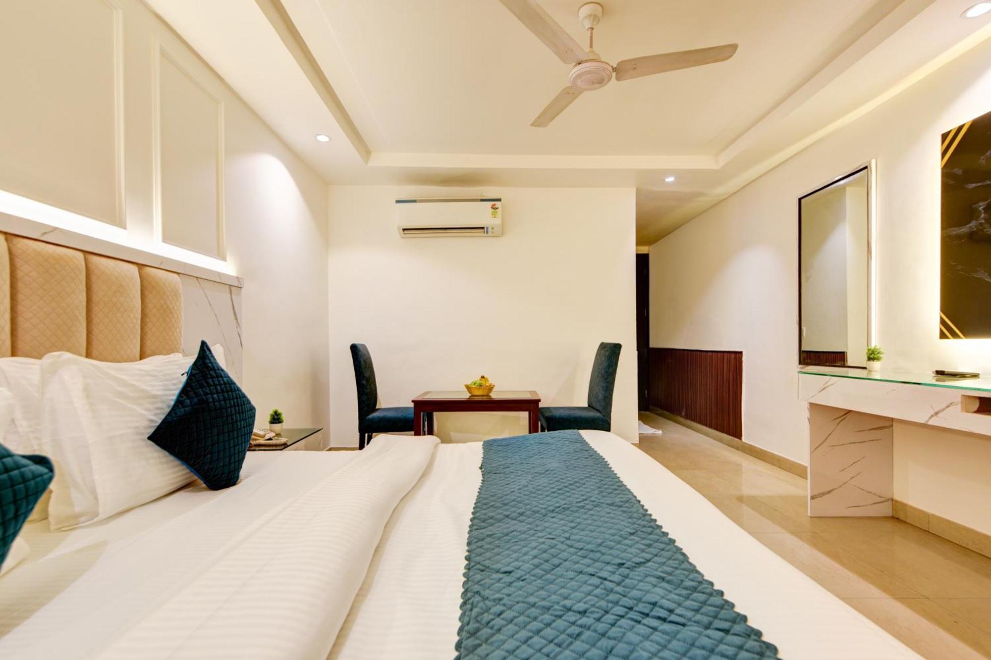 Hotel Krishna - By Rcg Hotels, Centrally Located, Nueva Delhi Exterior foto
